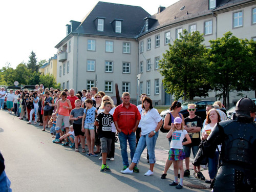 103. Hofer Volksfest 1. Tag Umzug Zuschauer – Foto 84