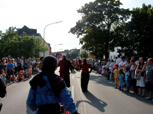 103. Hofer Volksfest 1. Tag Umzug Zuschauer – Foto 98