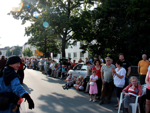 103. Hofer Volksfest 1. Tag Umzug Zuschauer – Foto 101