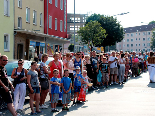 103. Hofer Volksfest 1. Tag Umzug Zuschauer – Foto 104