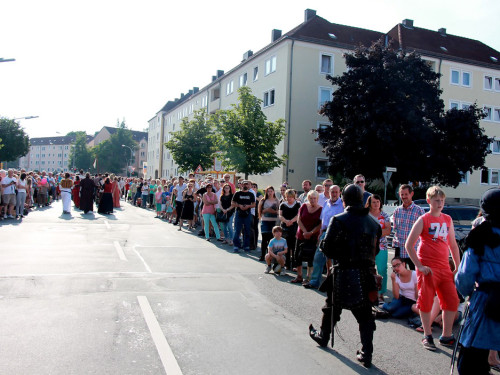 103. Hofer Volksfest 1. Tag Umzug Zuschauer – Foto 105