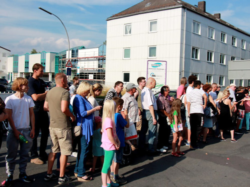 103. Hofer Volksfest 1. Tag Umzug Zuschauer – Foto 108