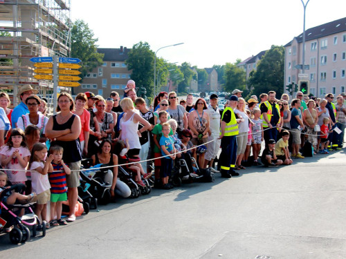 103. Hofer Volksfest 1. Tag Umzug Zuschauer – Foto 117