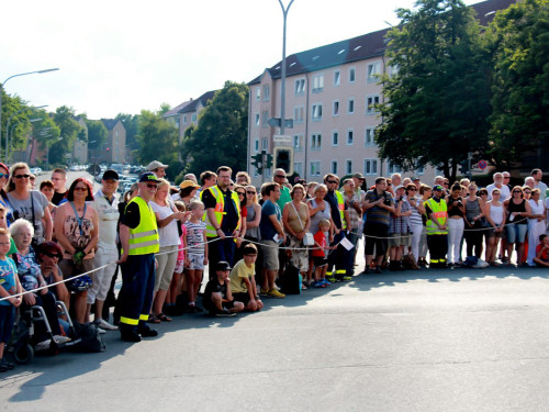 103. Hofer Volksfest 1. Tag Umzug Zuschauer – Foto 118