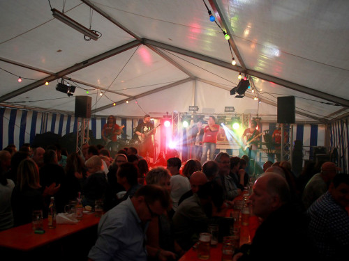 Sportfest FC Wiesla mit der Partyband Obacht – Foto 2