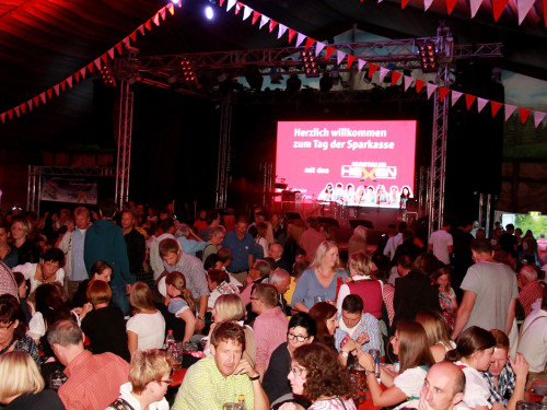 103. Hofer Volksfest Tag der Sparkasse mit Isertaler Hexen – Foto 4