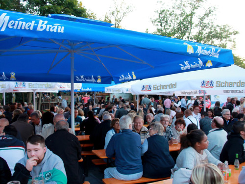 103. Hofer Volksfest Tag der Sparkasse mit Isertaler Hexen – Foto 6