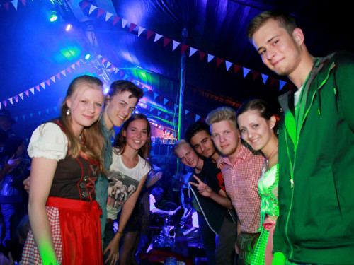 103. Hofer Volksfest Tag der Sparkasse mit Isertaler Hexen – Foto 18