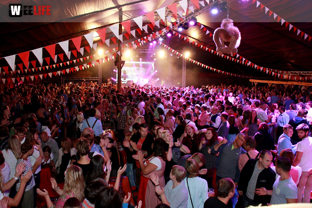 103. Hofer Volksfest Tag der Sparkasse mit Isertaler Hexen