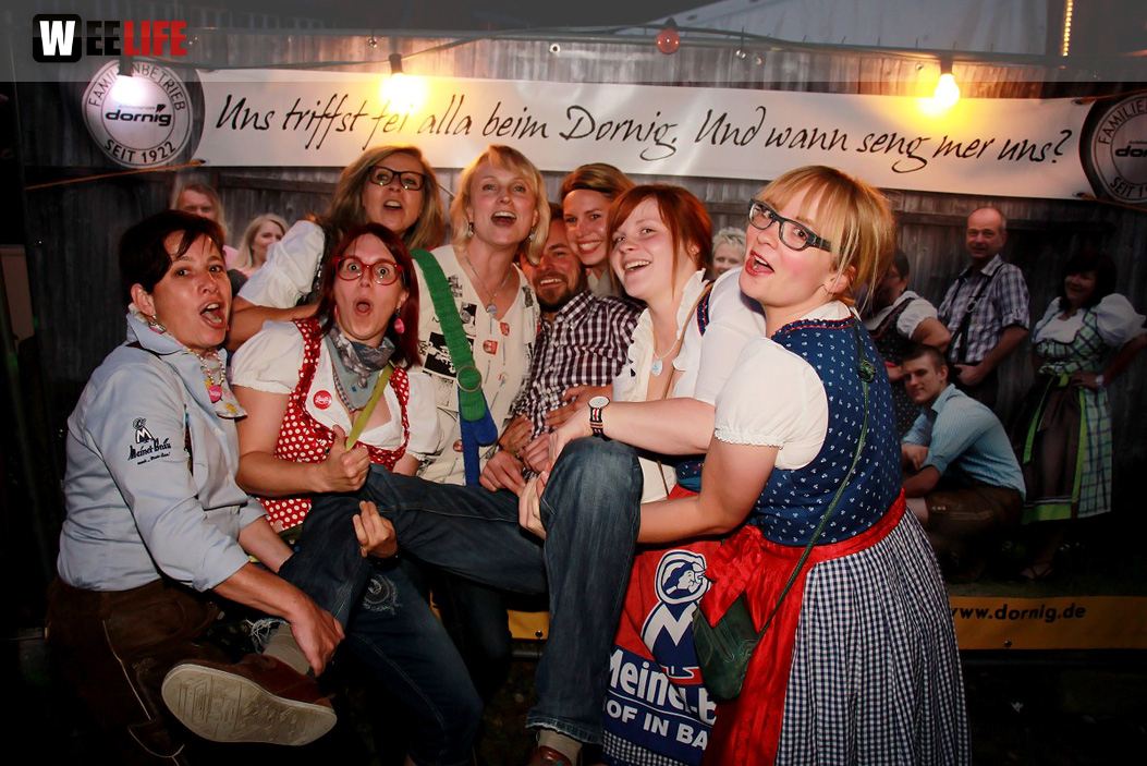 103. Hofer Volksfest Tag der Sparkasse mit Isertaler Hexen