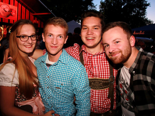 103. Hofer Volksfest Tag der Sparkasse mit Isertaler Hexen – Foto 36