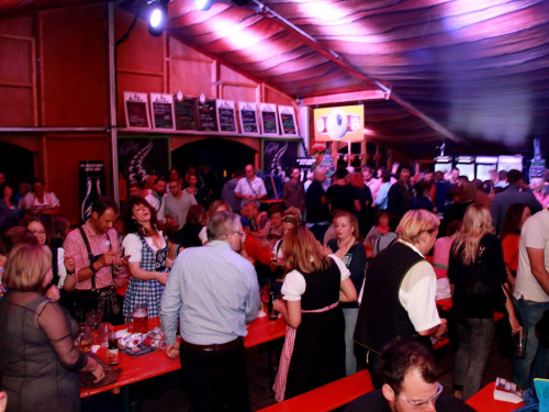 103. Hofer Volksfest Tag der Sparkasse mit Isertaler Hexen – Foto 37