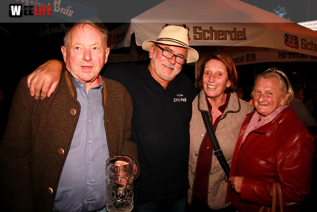 103. Hofer Volksfest Tag der Sparkasse mit Isertaler Hexen