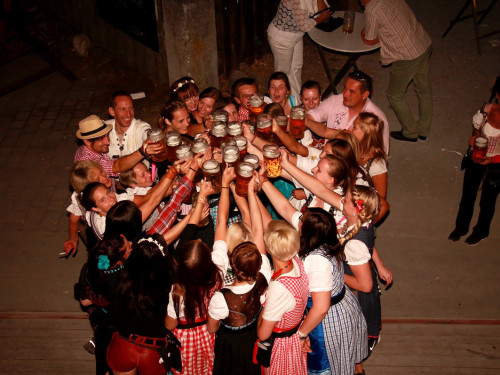 103. Hofer Volksfest 10.Tag Auszug der Bedienungen – Foto 3