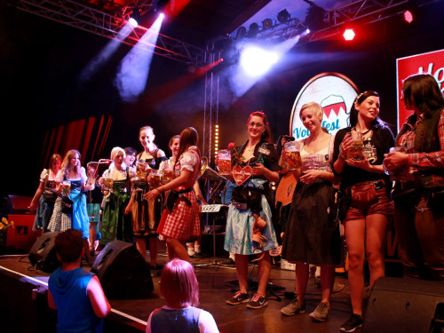 103. Hofer Volksfest 10.Tag Auszug der Bedienungen – Foto 12