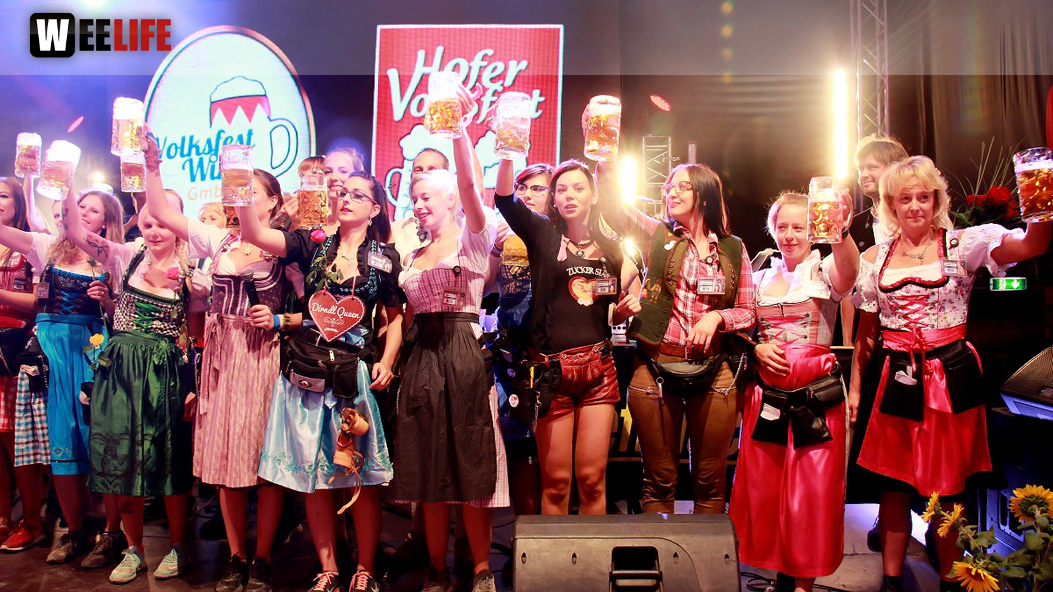 103. Hofer Volksfest 10.Tag Auszug der Bedienungen