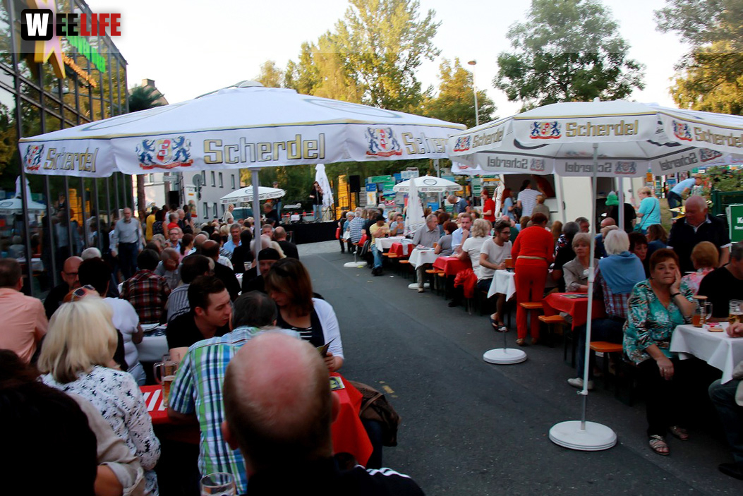 Straßenfest mit The Crown Jewels
