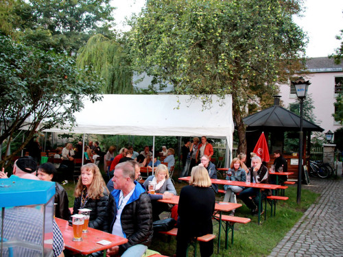 Granny\'s Pearl im Biergarten – Foto 11