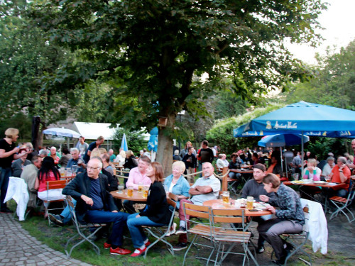 Granny\'s Pearl im Biergarten – Foto 33