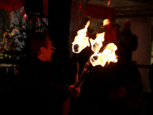 Hofer Weihnachtswelt mit Feuerspucker Chariash – Foto 22