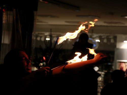 Hofer Weihnachtswelt mit Feuerspucker Chariash – Foto 38