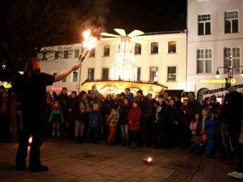 Hofer Weihnachtswelt mit Feuerspucker Chariash – Foto 50