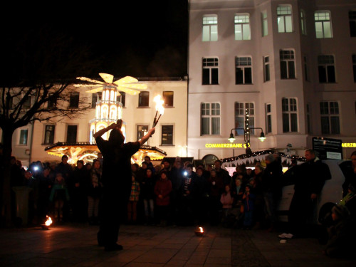 Hofer Weihnachtswelt mit Feuerspucker Chariash – Foto 51