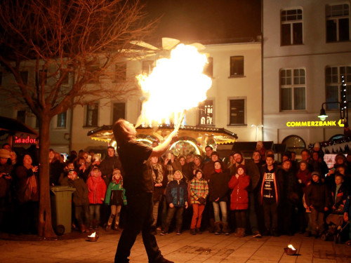 Hofer Weihnachtswelt mit Feuerspucker Chariash – Foto 58