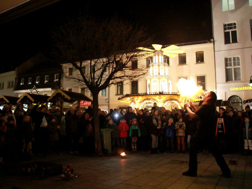 Hofer Weihnachtswelt mit Feuerspucker Chariash – Foto 60
