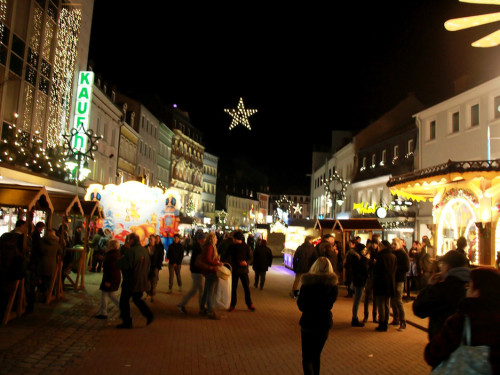 Hofer Weihnachtswelt mit Feuerspucker Chariash – Foto 67
