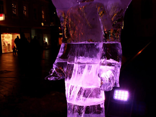 Hofer Weihnachtswelt Eis-Schnitzer – Foto 5