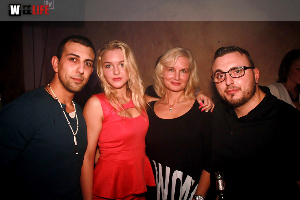 Black Base mit DJs Baxter, Sickboy