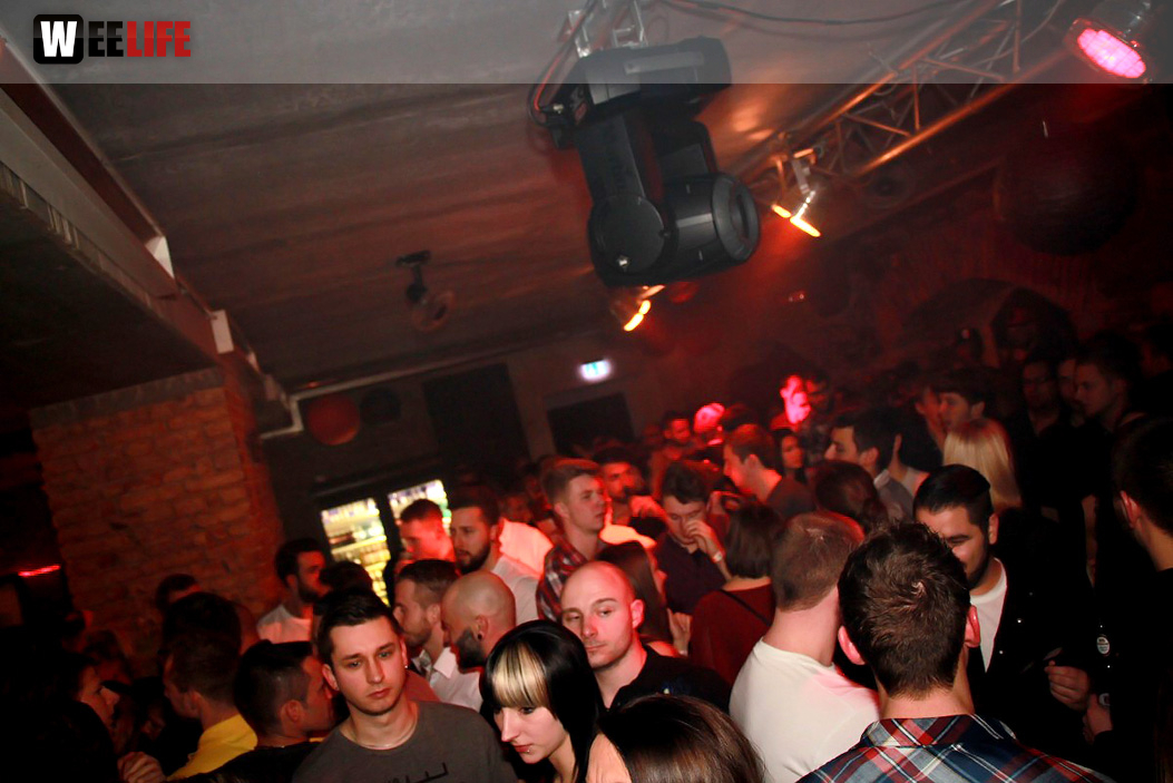 Black Base mit DJs Baxter, Sickboy