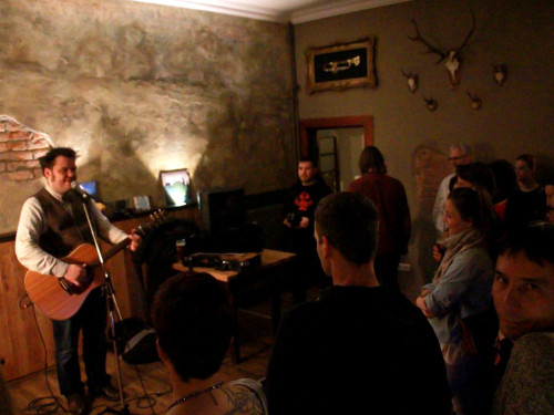 Konzert IN.DIE.musiks Gegen den Strom #2 Svavar Knutur – Foto 5