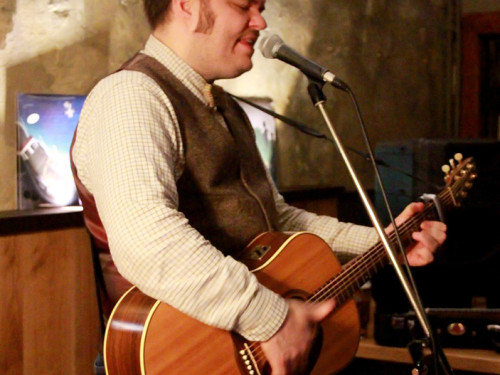 Konzert IN.DIE.musiks Gegen den Strom #2 Svavar Knutur – Foto 16