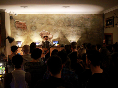 Konzert IN.DIE.musiks Gegen den Strom #2 Svavar Knutur – Foto 25