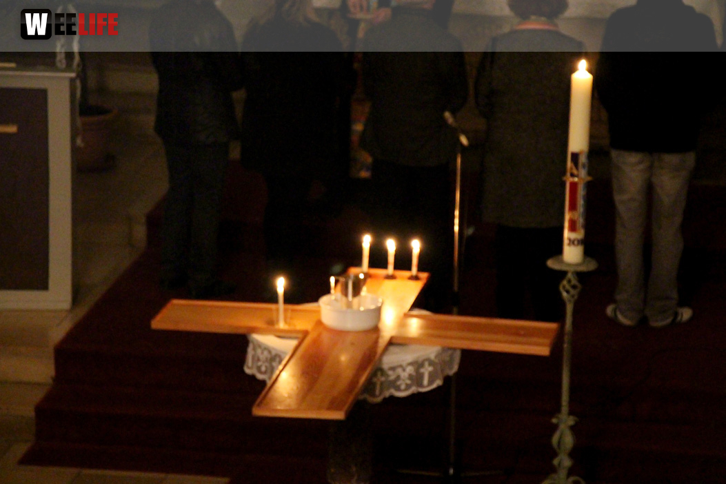 Osternachtsgottesdienst mit OSterfeuer im Park