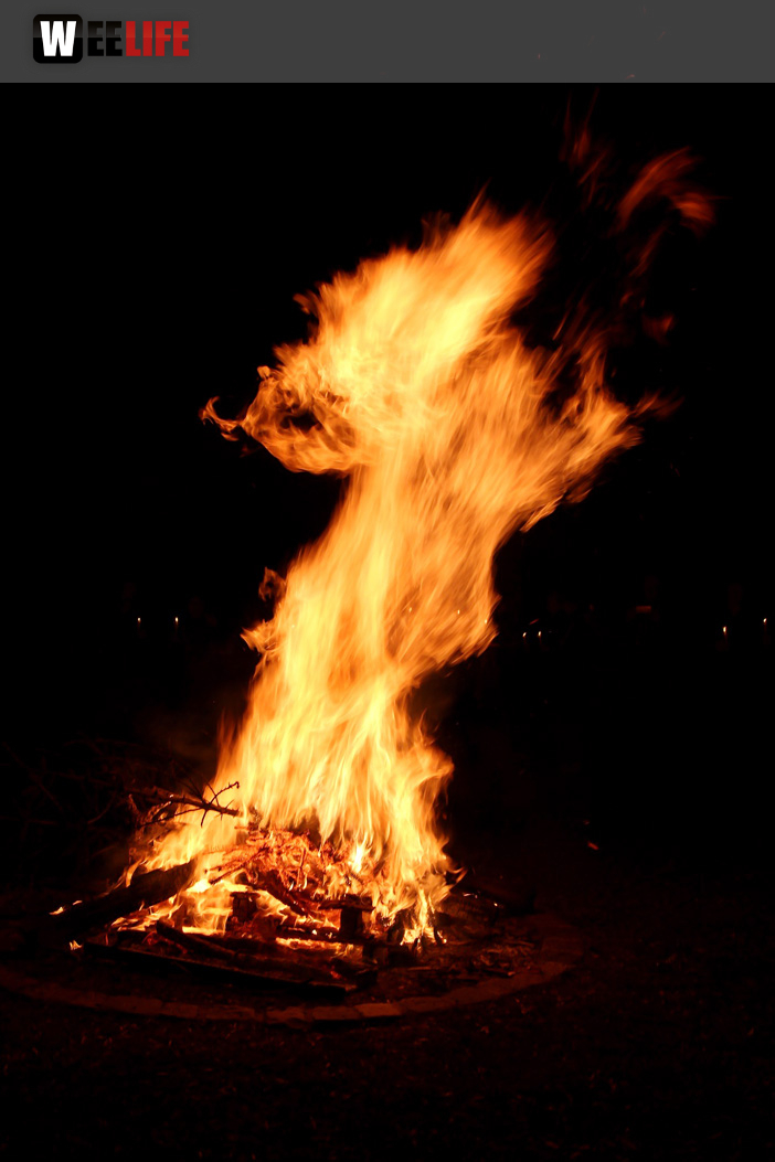 Osternachtsgottesdienst mit OSterfeuer im Park