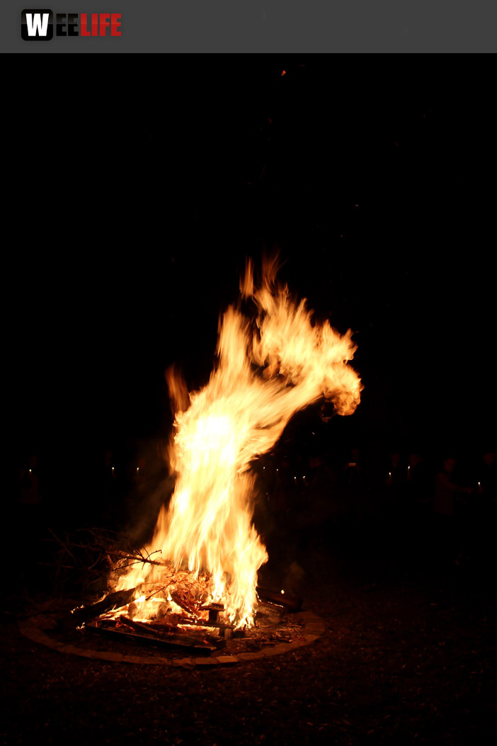 Osternachtsgottesdienst mit OSterfeuer im Park