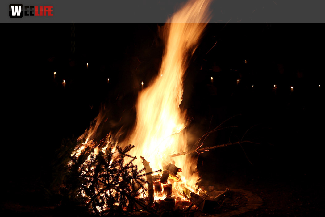 Osternachtsgottesdienst mit OSterfeuer im Park