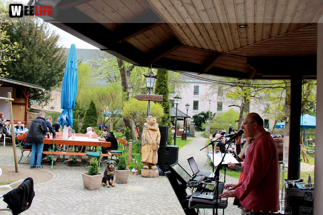 Maifest mit Ostwest Express