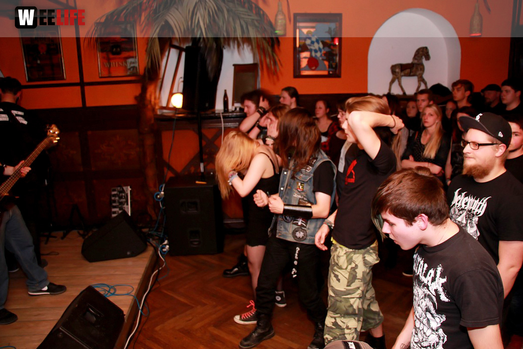 Konzert Mosh Into May III Frogstar Battle Machine Pesterous Mind Heressiah
