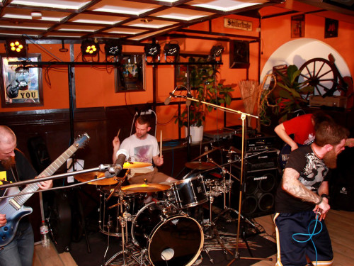 Konzert Mosh Into May III Frogstar Battle Machine Pesterous Mind Heressiah – Foto 17