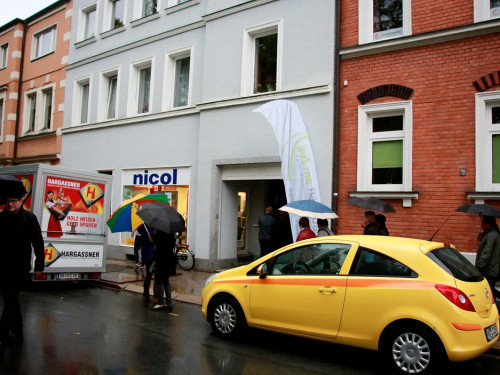 InnenHofKonzert Hotel Burghof Menno Stuifmeel Jugendhilfe St. Elisabeth Fräulein Elli Nicol Bad u. Heizung Frankensima – Foto 2