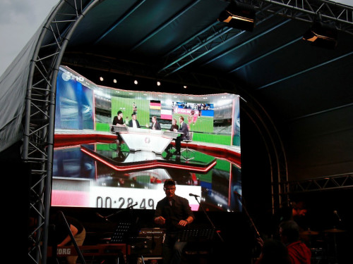 Public Viewings Fussball EM Deutschland Polen – Foto 4