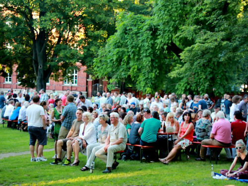 InnenHofKonzert SUZAN BAKER & DENNIS LÜDDIKE – Foto 2