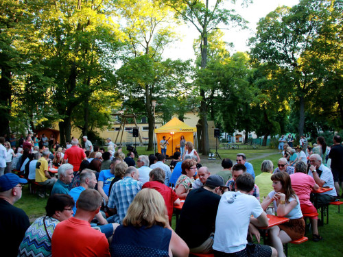 InnenHofKonzert SUZAN BAKER & DENNIS LÜDDIKE – Foto 18
