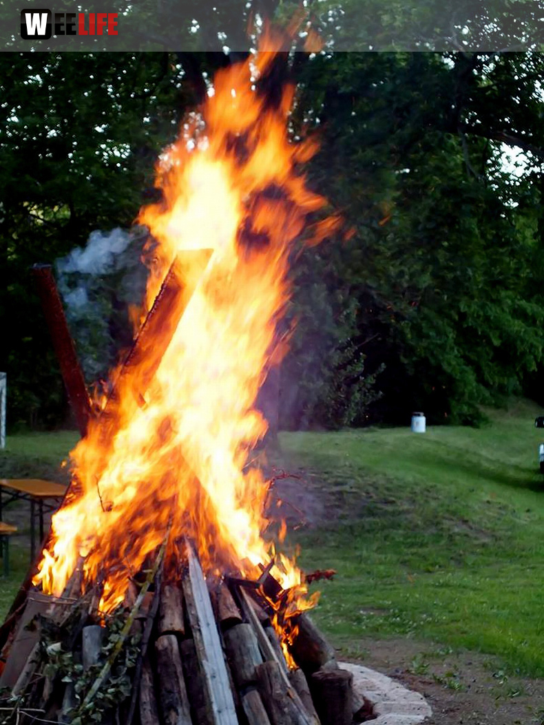 Sonnwendfeuer