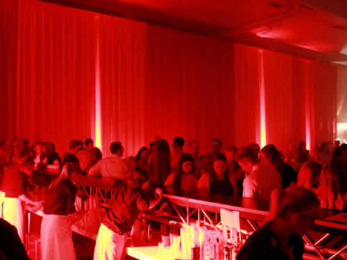 Abier Bildung nach Maß After Show Party Schiller Gym Hof – Foto 11