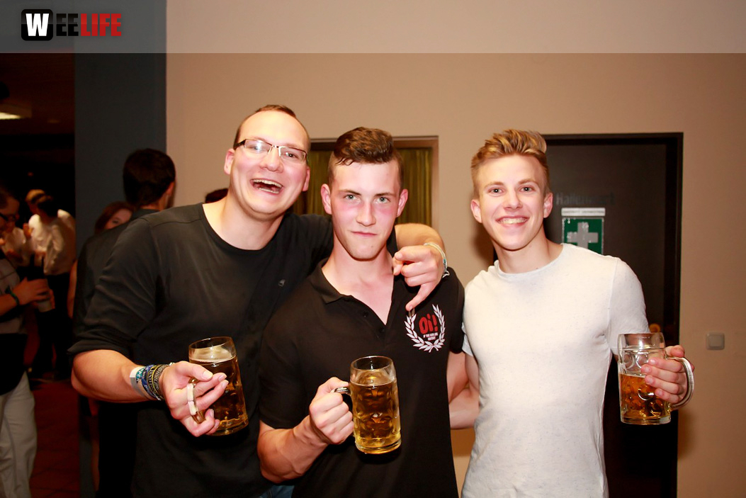 Abier Bildung nach Maß After Show Party Schiller Gym Hof